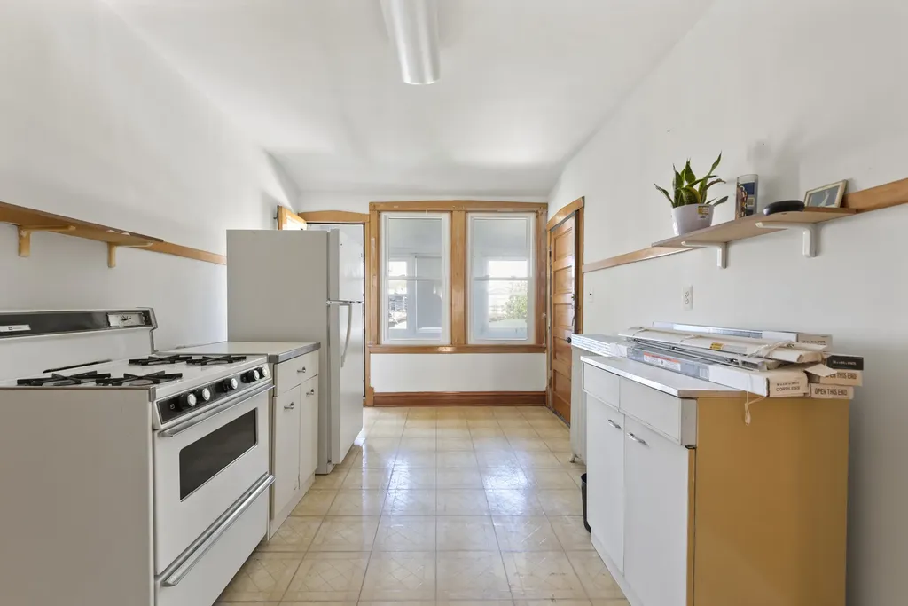 3456 North Whipple Street Chicago IL 60618