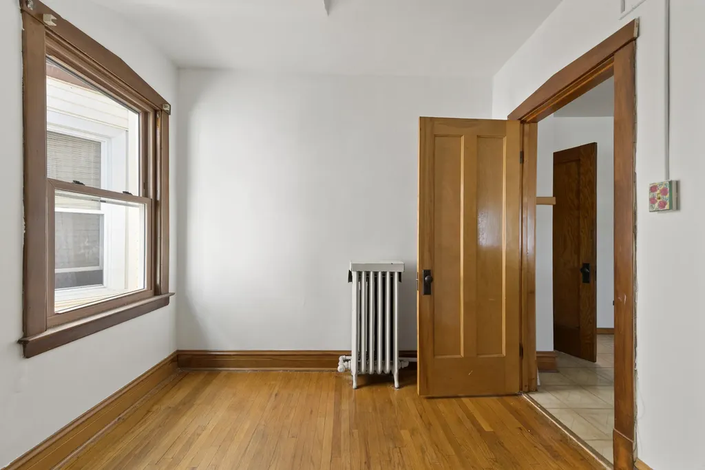3456 North Whipple Street Chicago IL 60618
