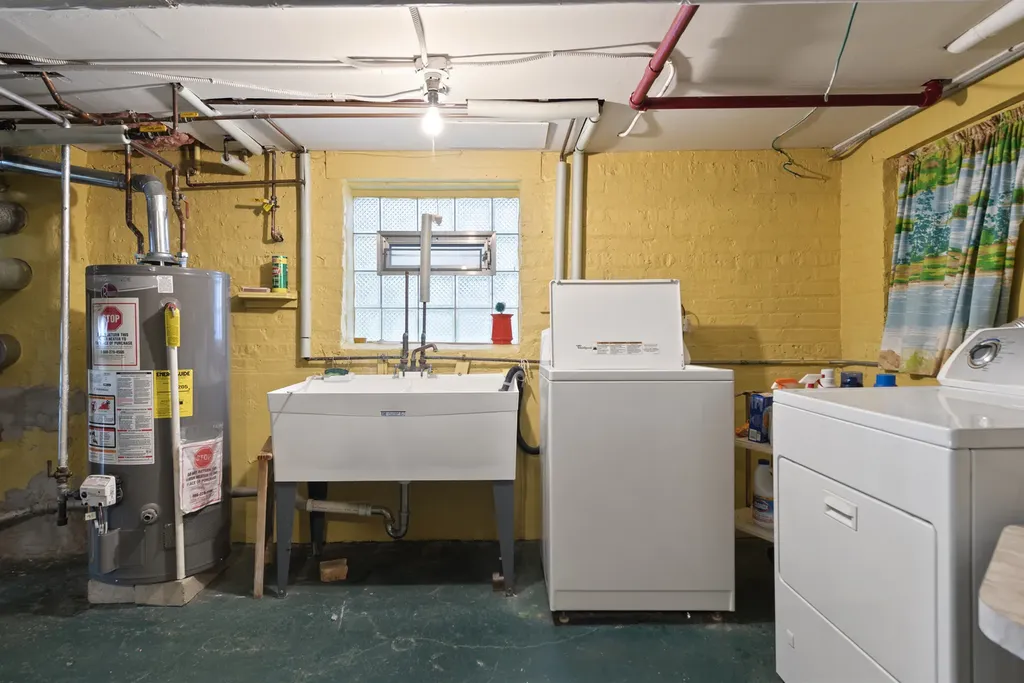 3456 North Whipple Street Chicago IL 60618