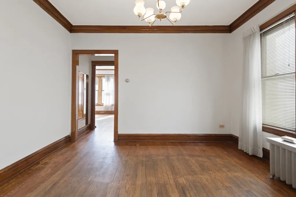 3456 North Whipple Street Chicago IL 60618