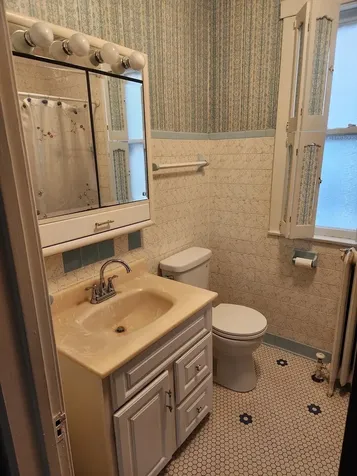 3456 North Whipple Street Chicago IL 60618