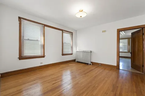 3456 North Whipple Street Chicago IL 60618
