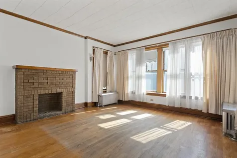 3456 North Whipple Street Chicago IL 60618
