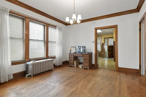 3456 North Whipple Street Chicago IL 60618