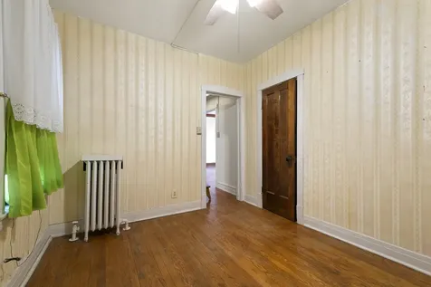 3456 North Whipple Street Chicago IL 60618