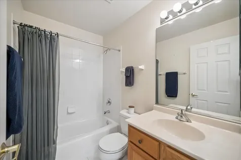 992 Enfield Drive Northbrook IL 60062