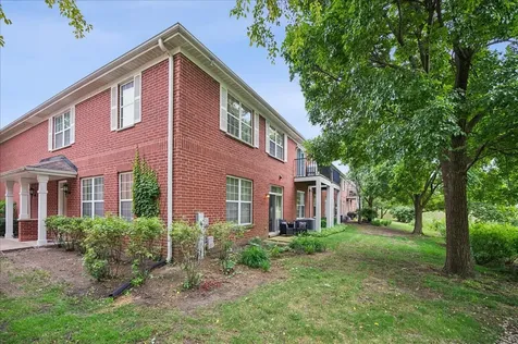992 Enfield Drive Northbrook IL 60062