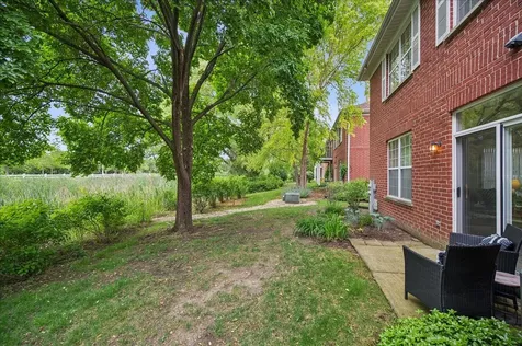 992 Enfield Drive Northbrook IL 60062