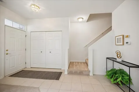 992 Enfield Drive Northbrook IL 60062