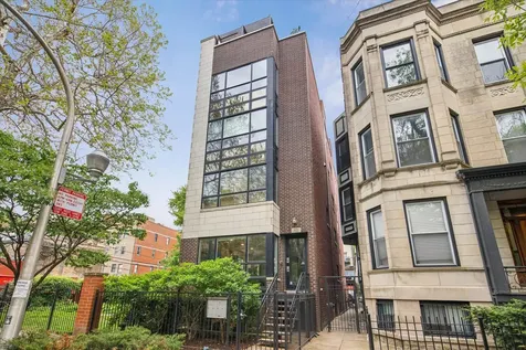 821 West Roscoe Street Chicago IL 60657