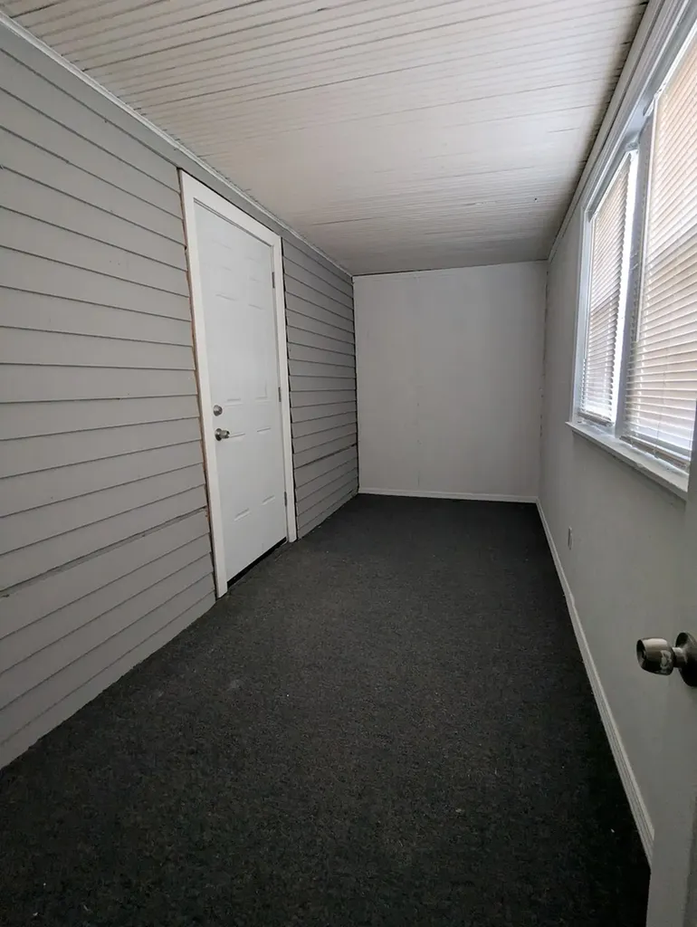 10423 South State Street Chicago IL 60628