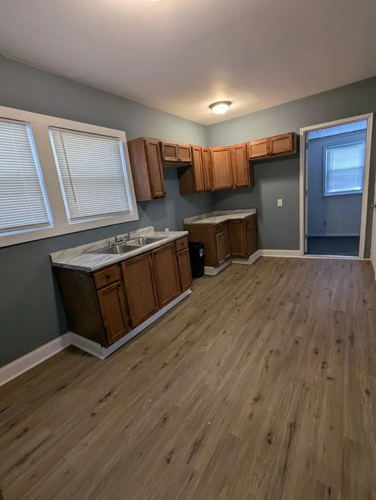 10423 South State Street Chicago IL 60628