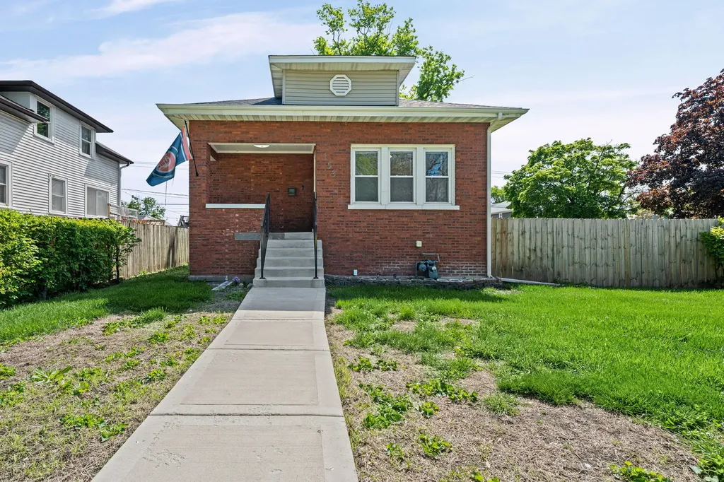153 South 13th Avenue Maywood IL 60153