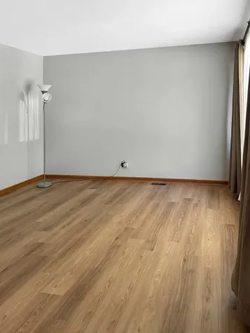 11142 South Sawyer Avenue Chicago IL 60655