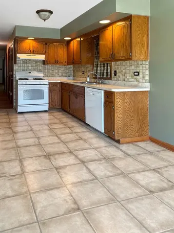 11142 South Sawyer Avenue Chicago IL 60655
