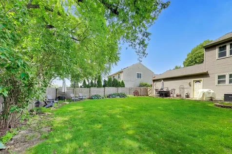 1420 Marie Street St. Charles IL 60174