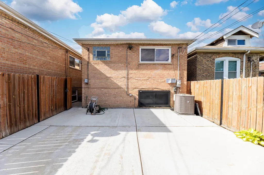 531 East 87th Street Chicago IL 60619