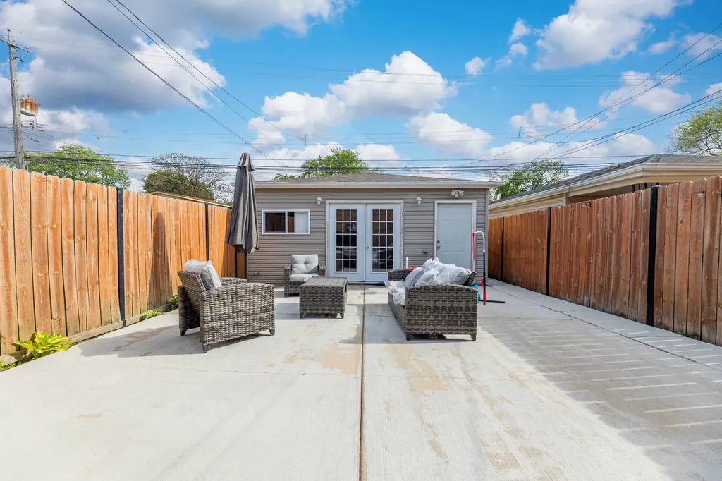 531 East 87th Street Chicago IL 60619