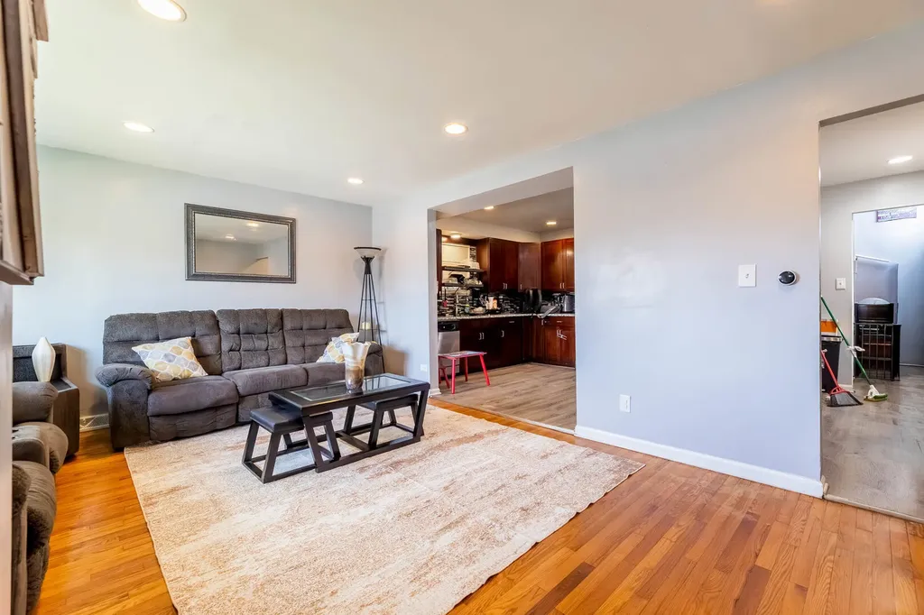 531 East 87th Street Chicago IL 60619