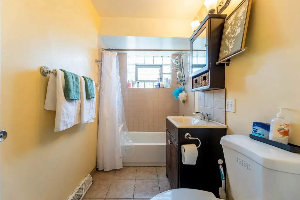 531 East 87th Street Chicago IL 60619