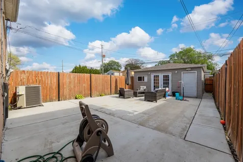 531 East 87th Street Chicago IL 60619
