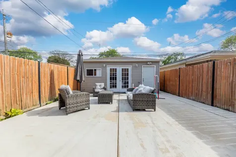 531 East 87th Street Chicago IL 60619