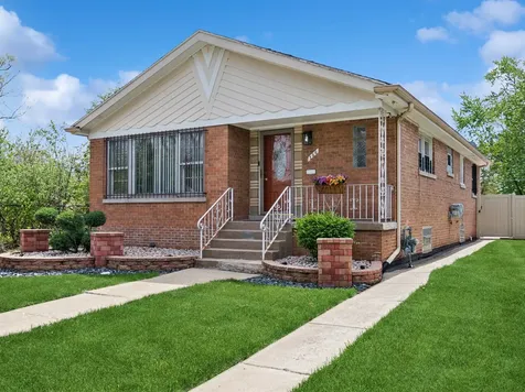 256 Calumet Boulevard Harvey IL 60426