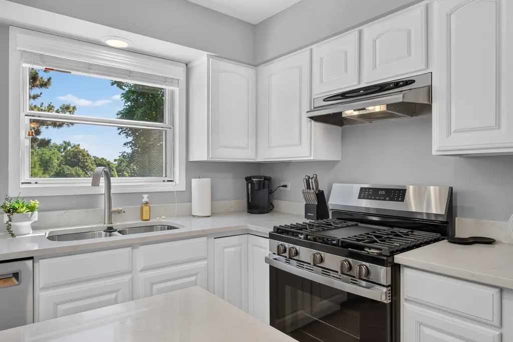 12 Foxglove Court Bolingbrook IL 60440