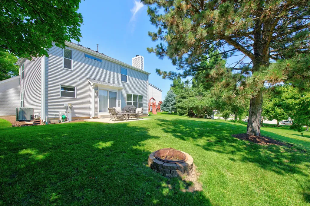 12 Foxglove Court Bolingbrook IL 60440