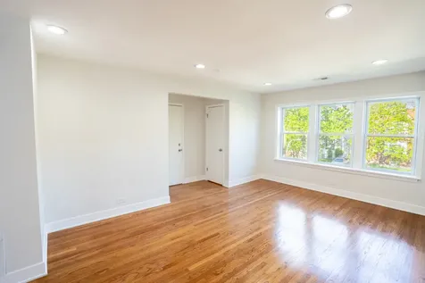 7212 South Euclid Avenue Chicago IL 60649