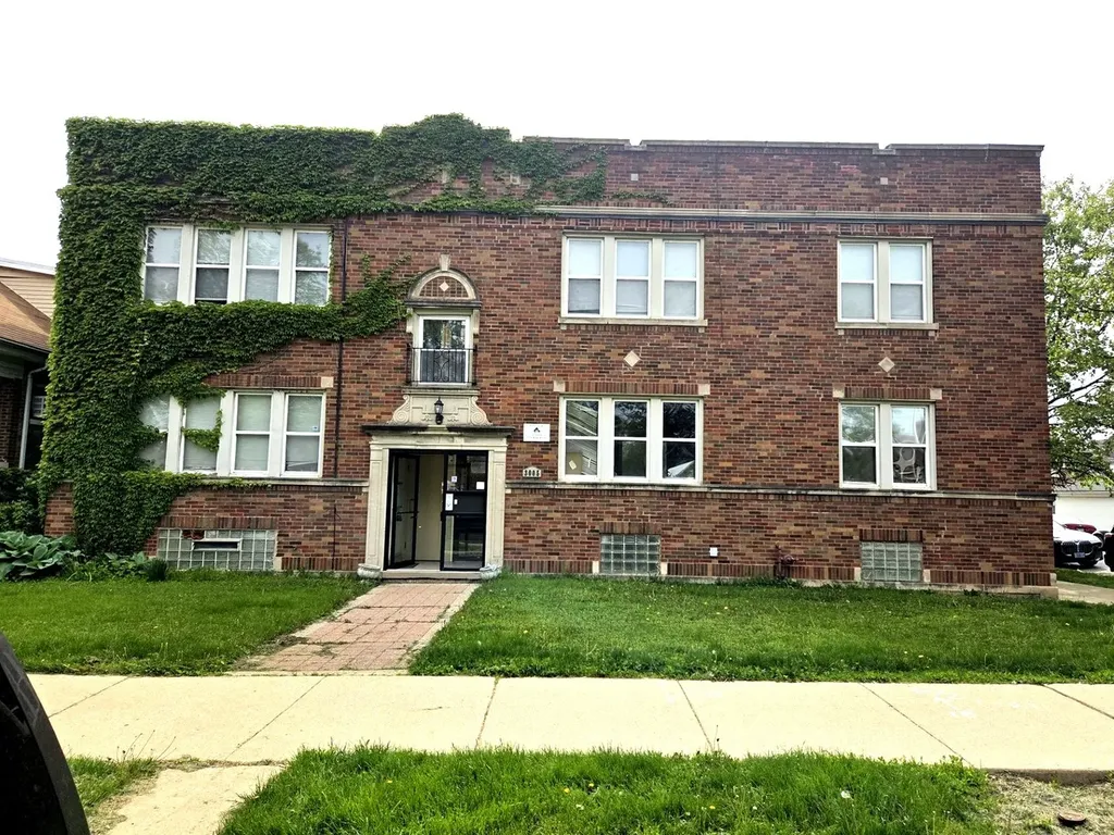 3005 North Kolmar Avenue Chicago IL 60641