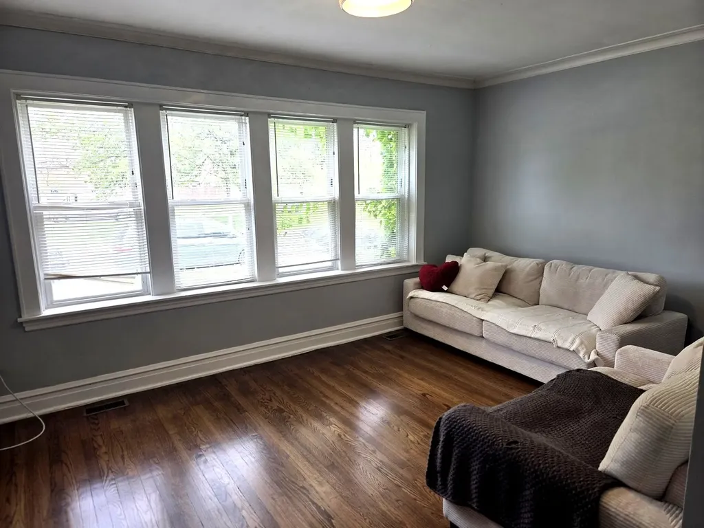 3005 North Kolmar Avenue Chicago IL 60641