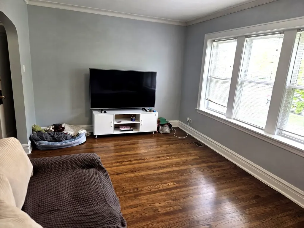 3005 North Kolmar Avenue Chicago IL 60641