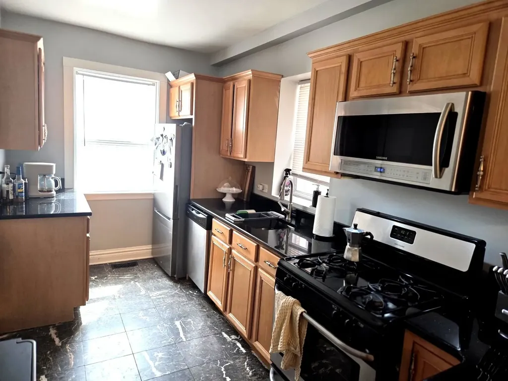 3005 North Kolmar Avenue Chicago IL 60641