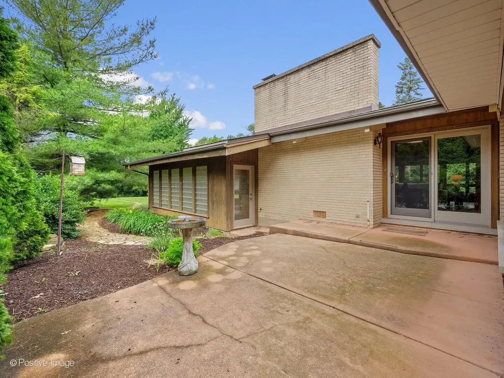 6444 Pontiac Drive Indian Head Park IL 60525