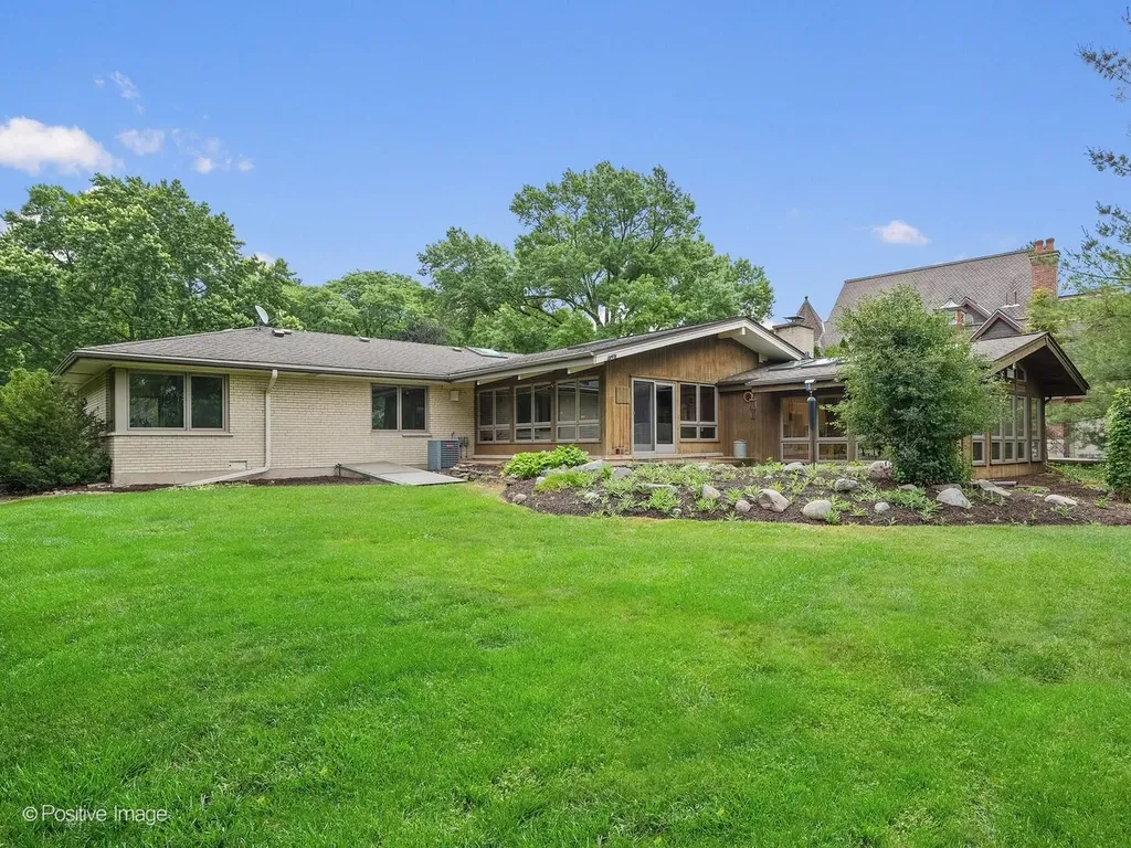 6444 Pontiac Drive Indian Head Park IL 60525