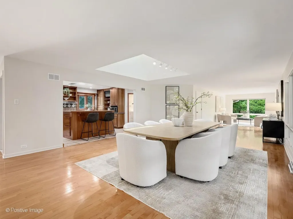 6444 Pontiac Drive Indian Head Park IL 60525