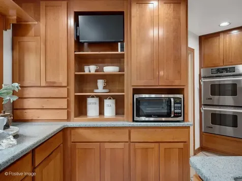 6444 Pontiac Drive Indian Head Park IL 60525