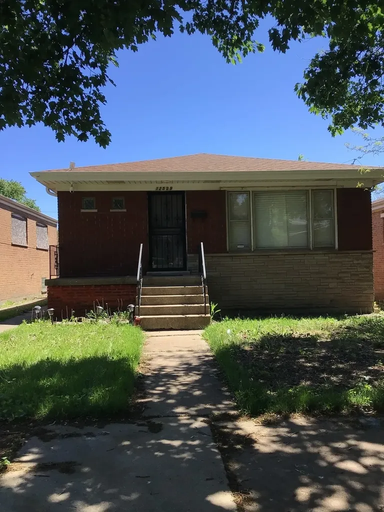 12529 South Edbrooke Avenue Chicago IL 60628