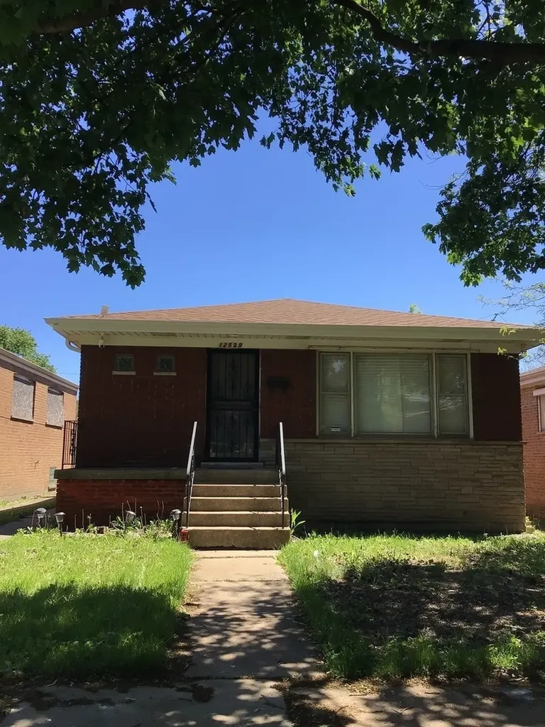 12529 South Edbrooke Avenue Chicago IL 60628