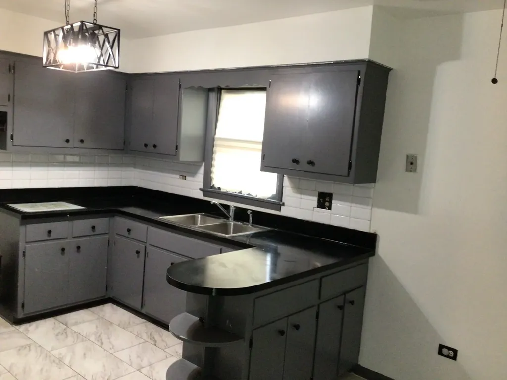 12529 South Edbrooke Avenue Chicago IL 60628