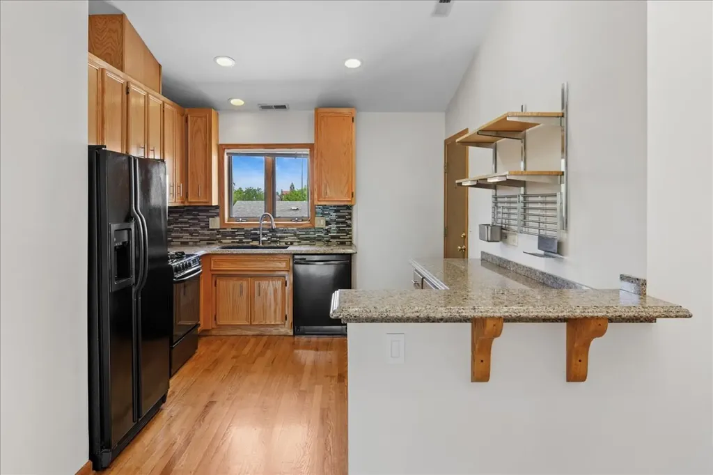 4004 North Monitor Avenue Chicago IL 60634