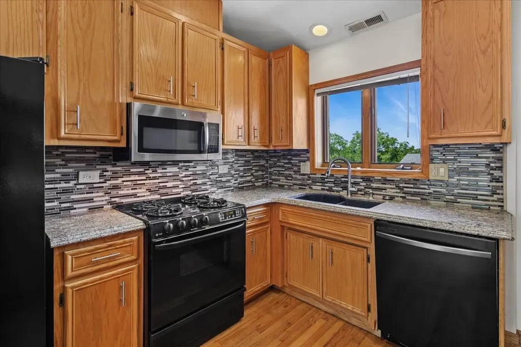4004 North Monitor Avenue Chicago IL 60634
