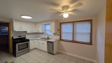 5543 West Edmunds Street Chicago IL 60630
