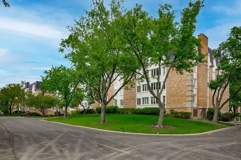 200 Lake Boulevard Buffalo Grove IL 60089