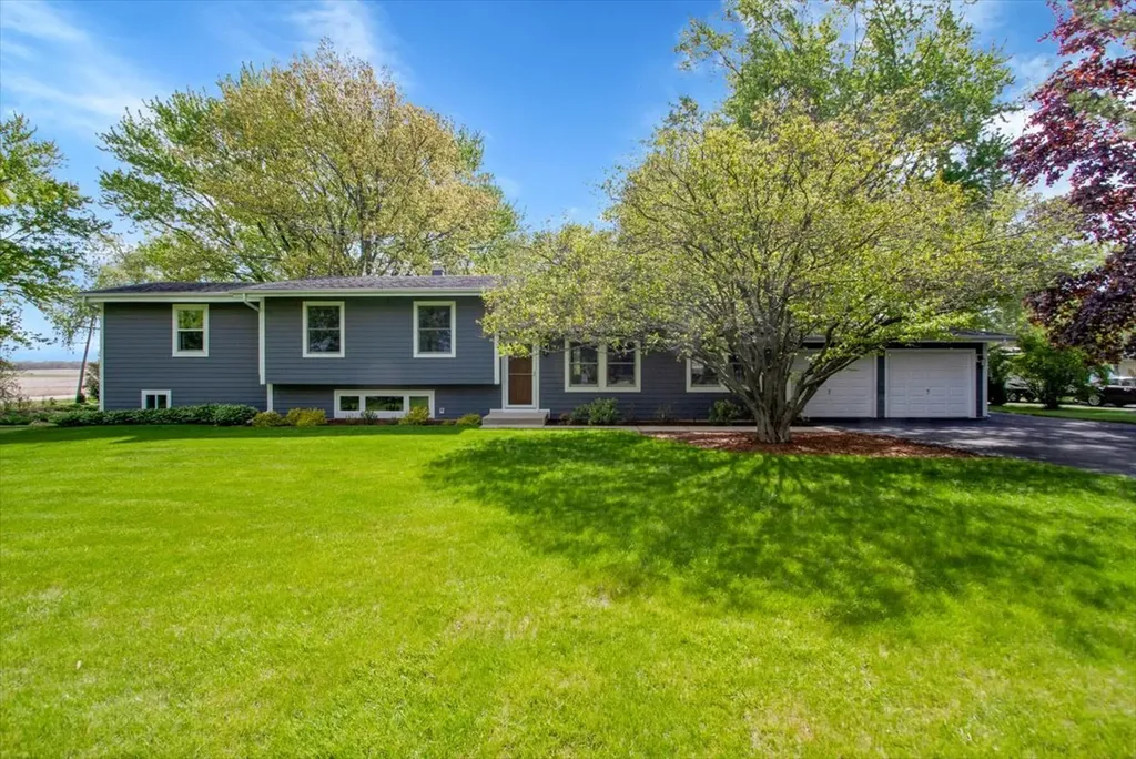 31471 North Ranch Road Grayslake IL 60030
