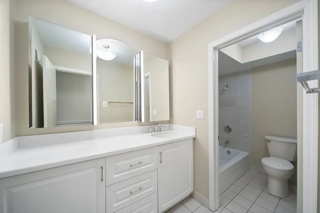 4949 Golf Road Skokie IL 60077
