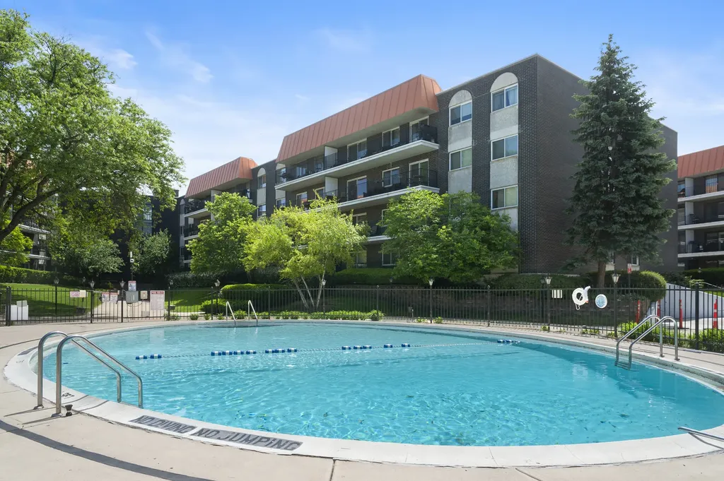 4949 Golf Road Skokie IL 60077