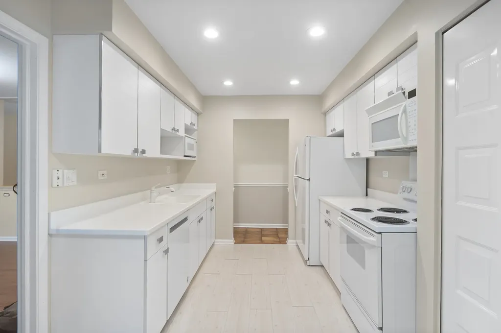 4949 Golf Road Skokie IL 60077