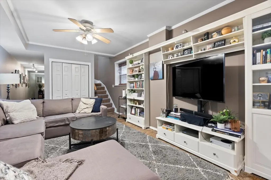 3124 West Cullom Avenue Chicago IL 60618